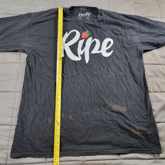 Neff Ripe Strawberry Adults XL Black Short Sleeve T Shirt Casual Street Wear - Picture 9 of 10